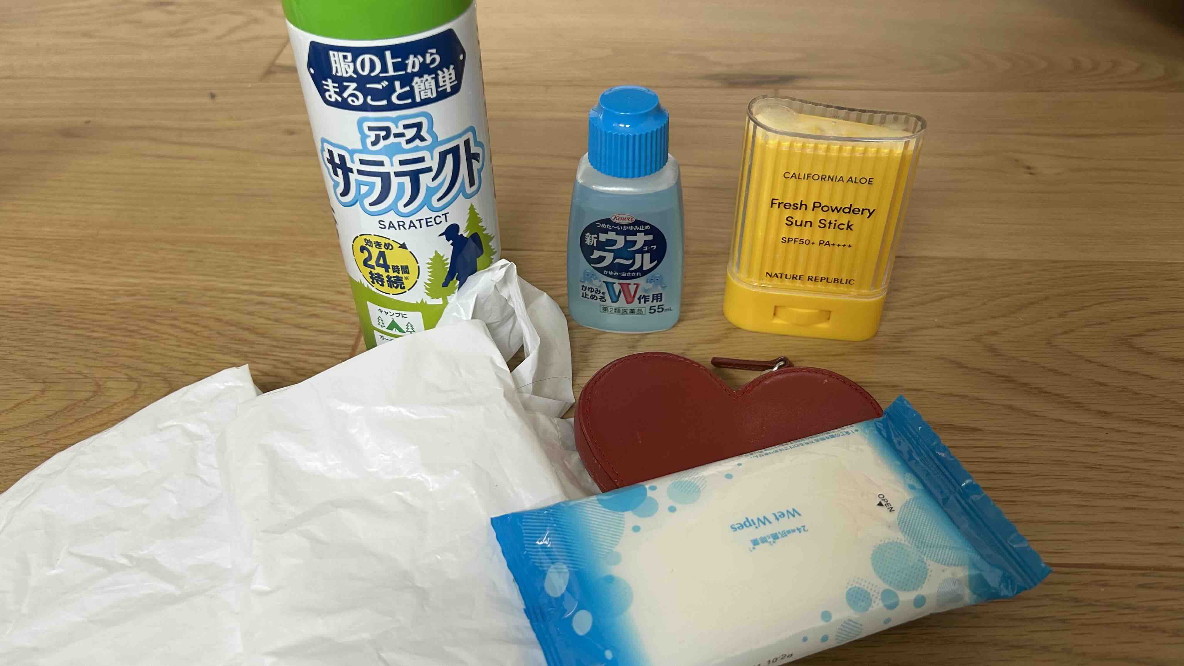 テニスの付き添いに持っていく虫よけ・かゆみ止め・日焼け止め・小銭・ウェットティッシュ